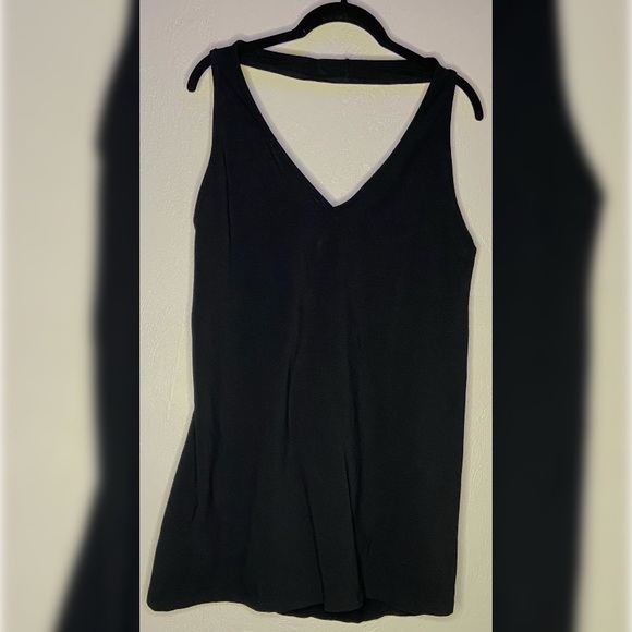 TORRID BLACK FOXY HALTER TOP - Picture 4 of 5